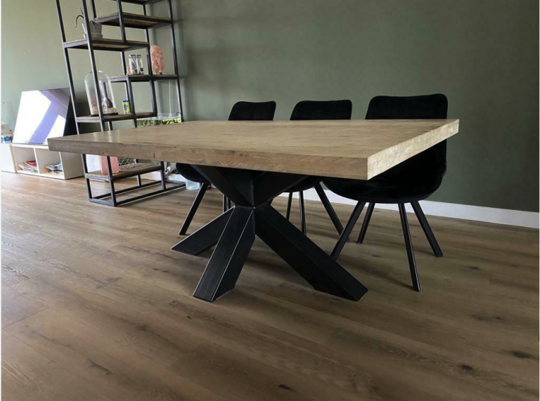 Meubels en Winkelinrichting Eettafel kruispoot Kraaijkamp Laswerk